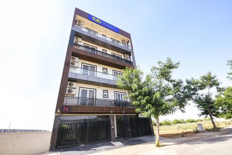 Property building, Facade/entrance