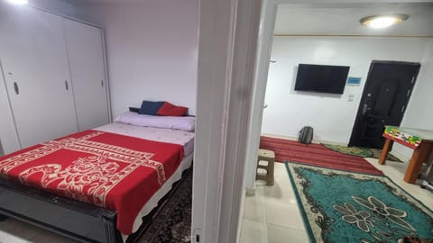 Communal lounge/ TV room, Bed, TV and multimedia, Bedroom
