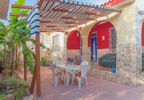 Property building, Patio, Day, View (from property/room), Balcony/Terrace, Living room, Seating area, Dining area