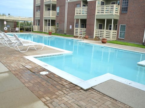 Property building, Balcony/Terrace, Seating area, Swimming pool