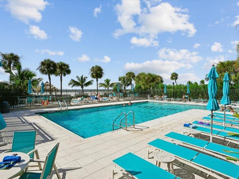 Natural landscape, Garden, Seating area, Swimming pool