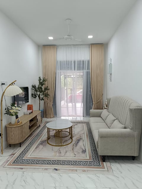 TV and multimedia, Living room, Seating area, internet
