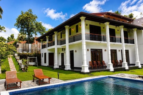 Property building, Day, Garden, View (from property/room), Balcony/Terrace, Garden view, Pool view, Swimming pool