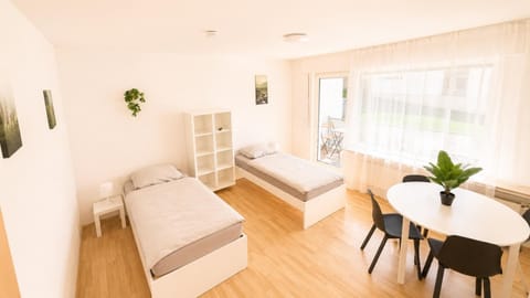 Bed, Balcony/Terrace, Photo of the whole room, Bedroom, heating