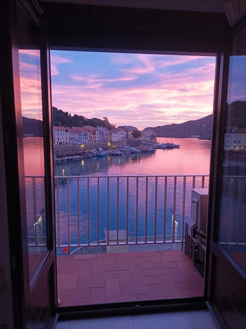 View (from property/room), Balcony/Terrace, Mountain view, Sea view, Sunrise, Sunset