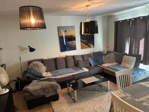 Bed, Living room