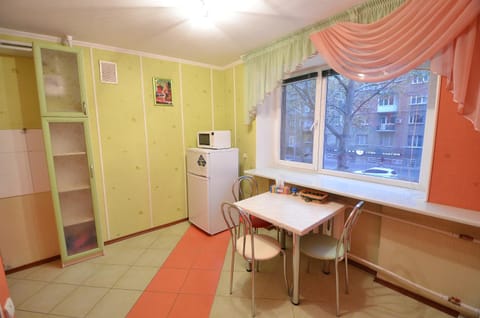 Coffee/tea facilities, Kitchen or kitchenette, Photo of the whole room, Dining area