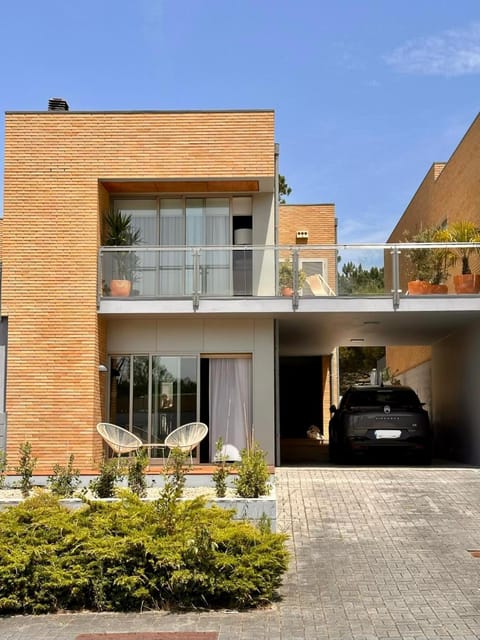 Property building, Parking