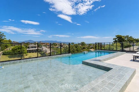 Balcony/Terrace, Mountain view, Swimming pool