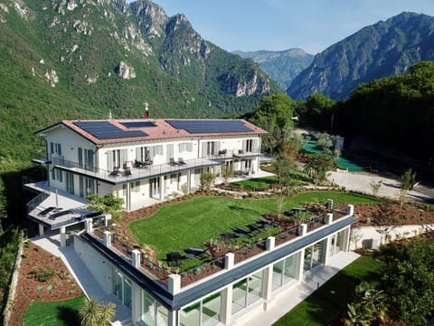 Property building, Natural landscape, Bird's eye view, Garden view, Mountain view, Parking