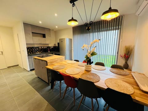 Living room, kitchen