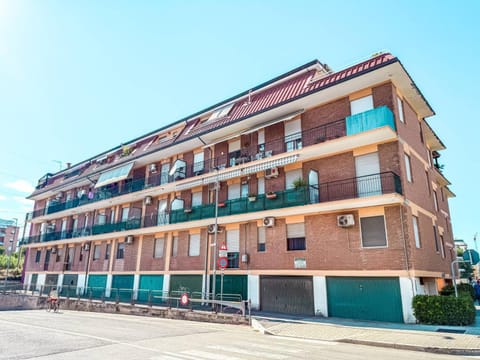 Property building, Neighbourhood