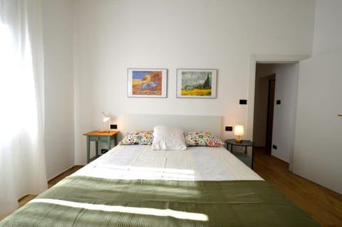 Bed, Photo of the whole room, Bedroom, heating, towels, wardrobe, air conditioner