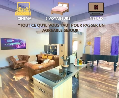 Communal lounge/ TV room, TV and multimedia, Living room, Seating area