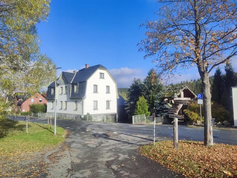 Property building, Day, Neighbourhood, Natural landscape, Street view