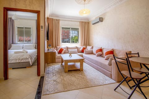 Living room, Seating area, air conditioner