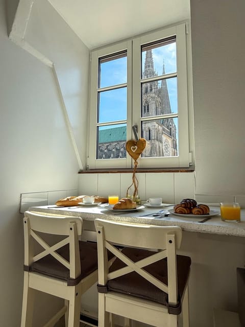 Dining area, Breakfast, Continental breakfast