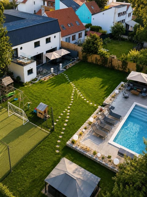 Property building, Garden