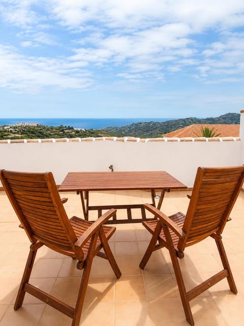 View (from property/room), Balcony/Terrace, Sea view