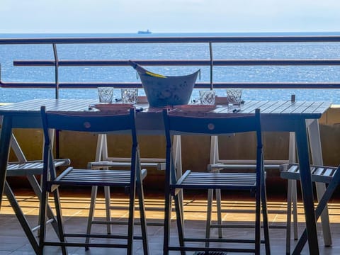 Day, Natural landscape, Balcony/Terrace, Sea view