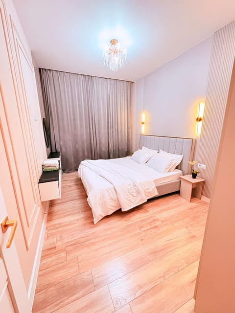 Bedroom, bunk bed