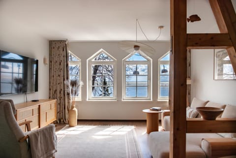 View (from property/room), Living room, Seating area