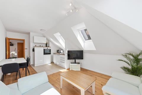 TV and multimedia, Living room, Dining area, kitchen