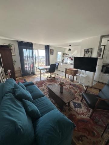 Communal lounge/ TV room, Bird's eye view, Living room