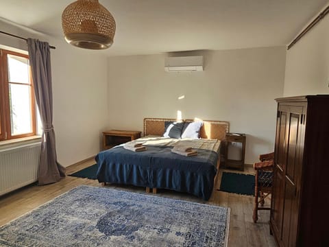 Bed, Living room, Bedroom