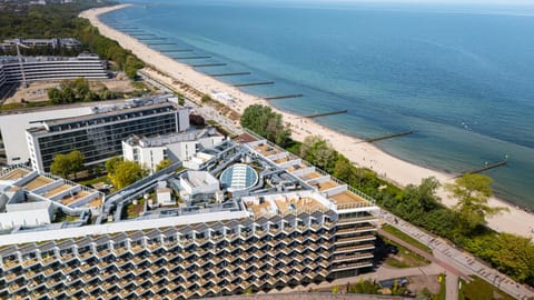 Property building, Nearby landmark, Day, Bird's eye view, Beach, City view, Sea view
