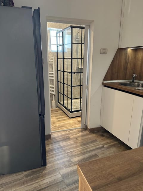Kitchen or kitchenette, oven