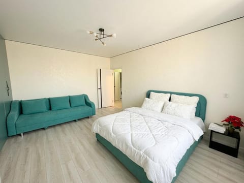 Bed, Photo of the whole room, Seating area, Bedroom, wardrobe, air conditioner