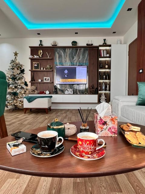 TV and multimedia, Seating area, Dining area