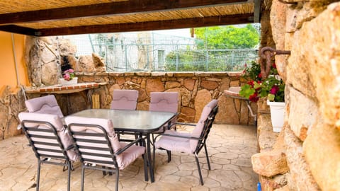 Dining area, Inner courtyard view