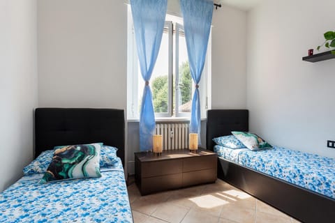 Bed, Decorative detail, Decorative detail, Bedroom