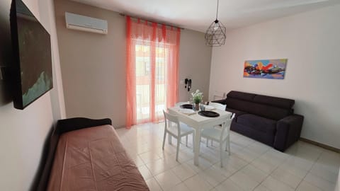 Bed, Living room, Dining area, air conditioner