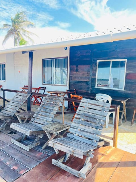Patio, Day, sunbed