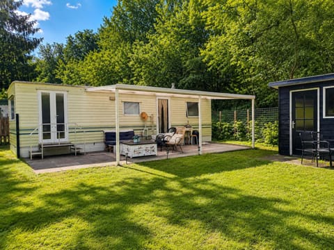 Property building, Patio, Spring, Day, Garden, Garden view