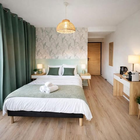 Coffee/tea facilities, Photo of the whole room, Bedroom