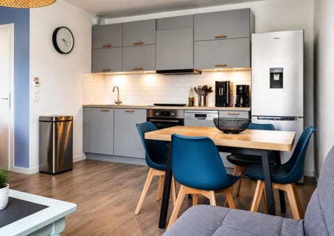 Dining area, Meals, kitchen