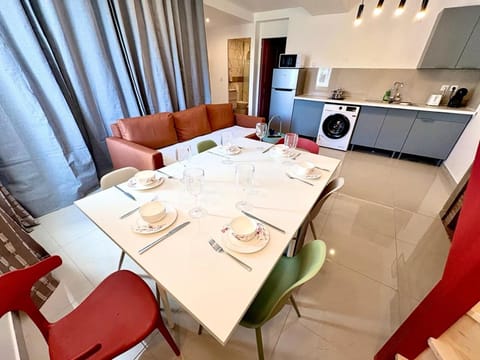 Living room, Dining area