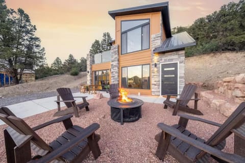 Property building, Patio, Day, Natural landscape, Seating area