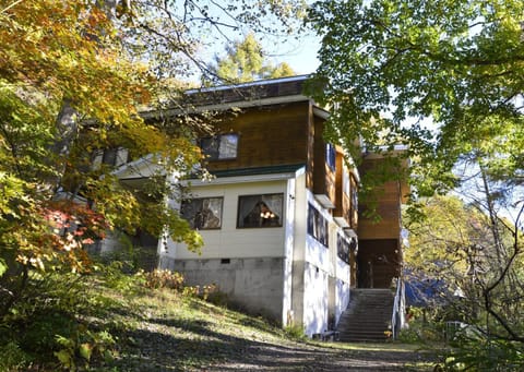 Property building, Day