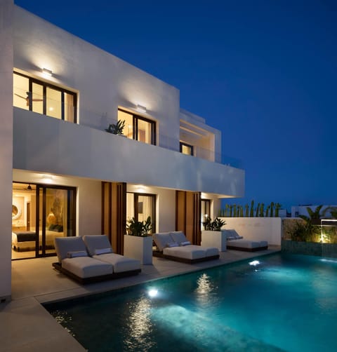 Night, Pool view, Swimming pool, sunbed
