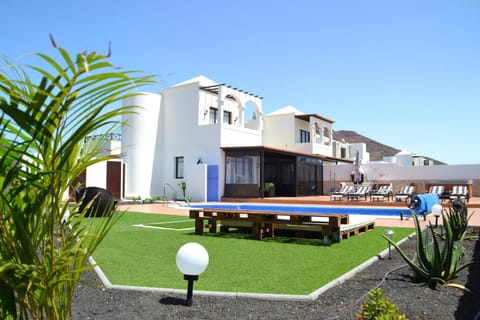 Property building, Day