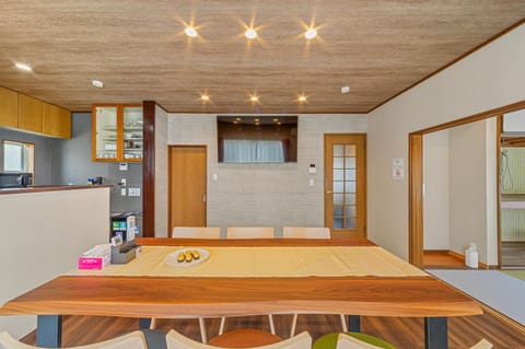 TV and multimedia, Living room, Dining area
