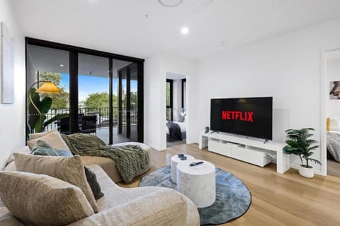 Communal lounge/ TV room, TV and multimedia, Balcony/Terrace, Balcony/Terrace, Living room, Seating area