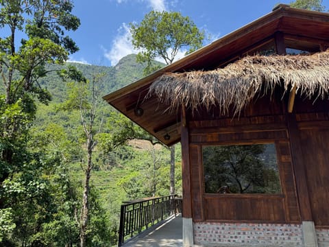 Property building, Day, Natural landscape, Mountain view