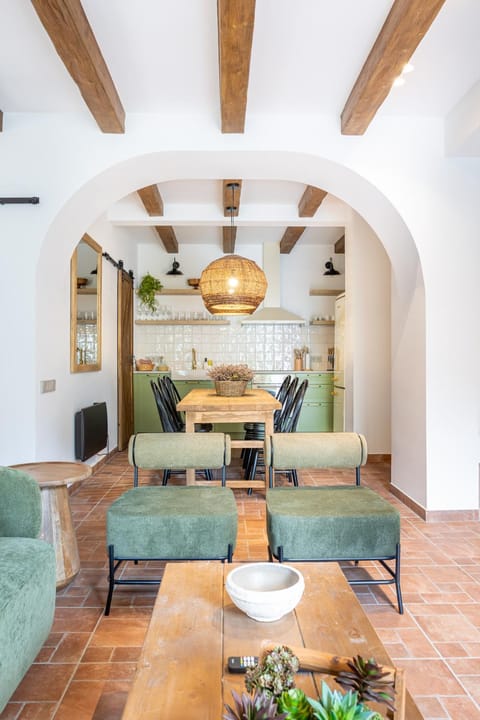 Kitchen or kitchenette, Living room, Dining area
