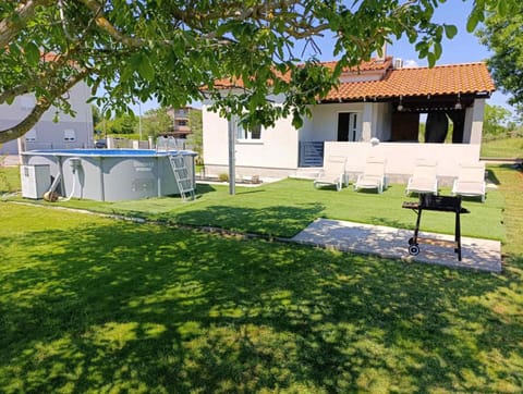 Patio, Day, Pool view, Swimming pool, sunbed